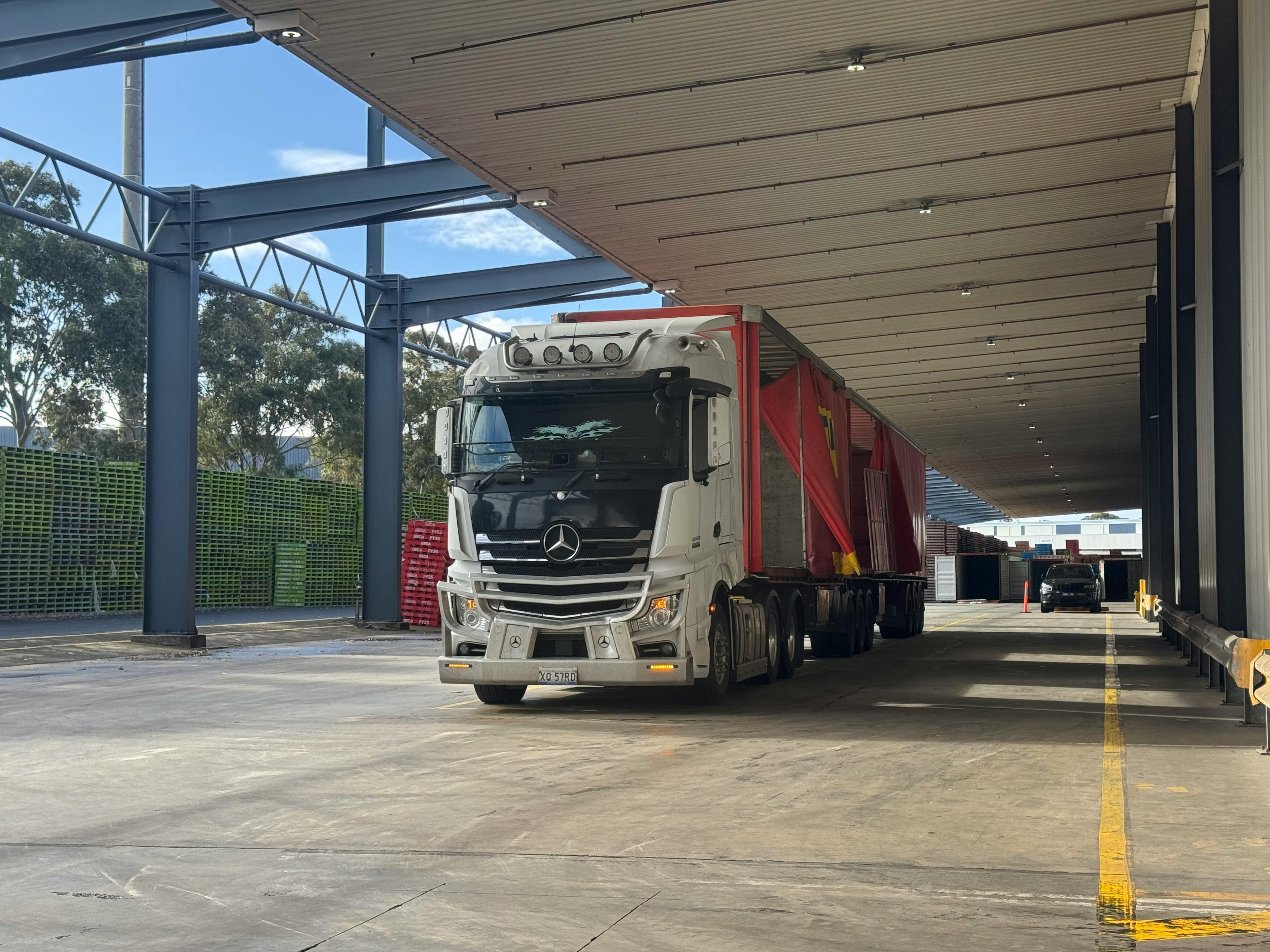 Freight truck